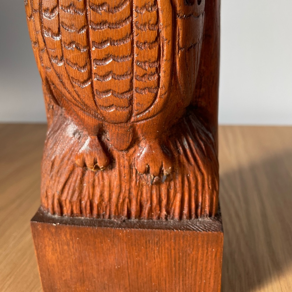 VINTAGE Mid-century Carved Wooden Owl Statue with Yellow Eyes - Picture 7 of 11